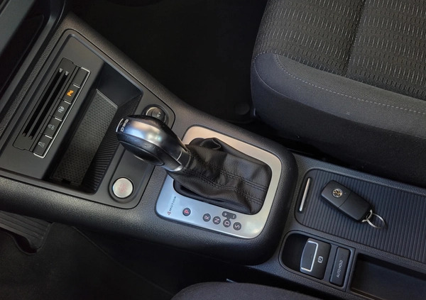 Volkswagen Tiguan cena 59800 przebieg: 140000, rok produkcji 2013 z Drezdenko małe 704